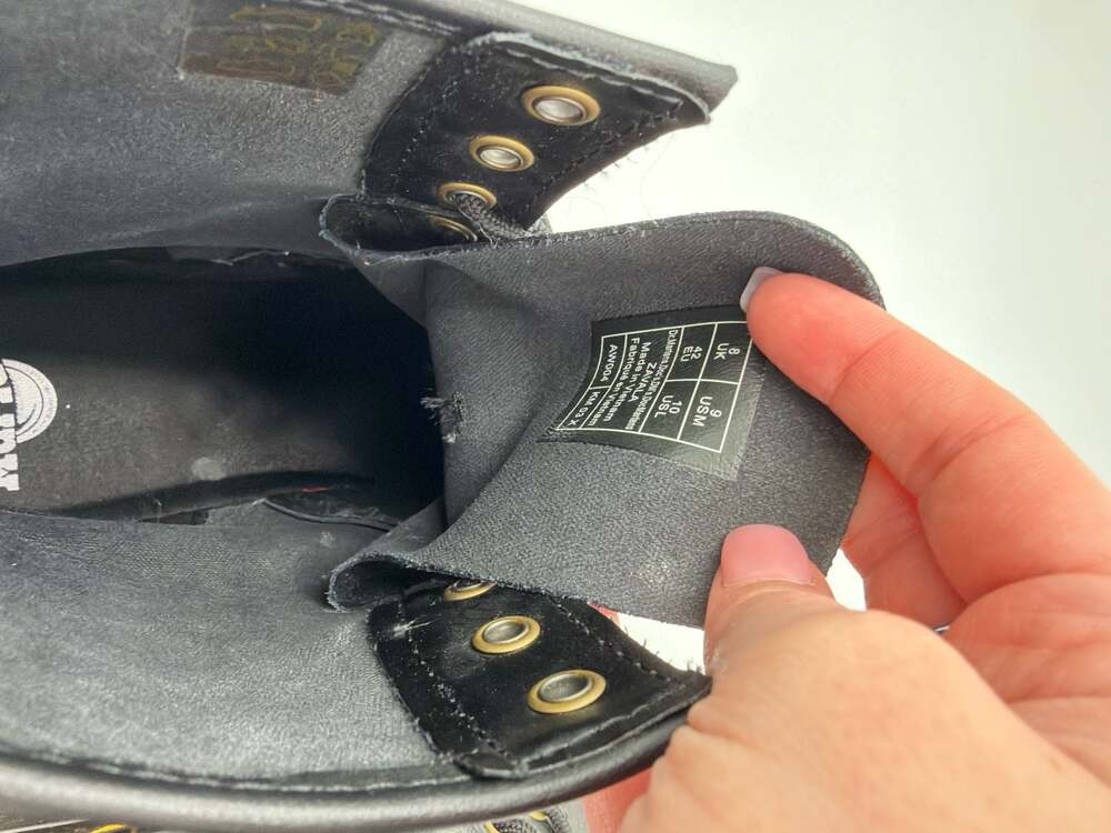 Dr. Martens Zavala Black Leather Lace-Up Boots Mens 9 Womens 10 EU 42 - Picture 9 of 12